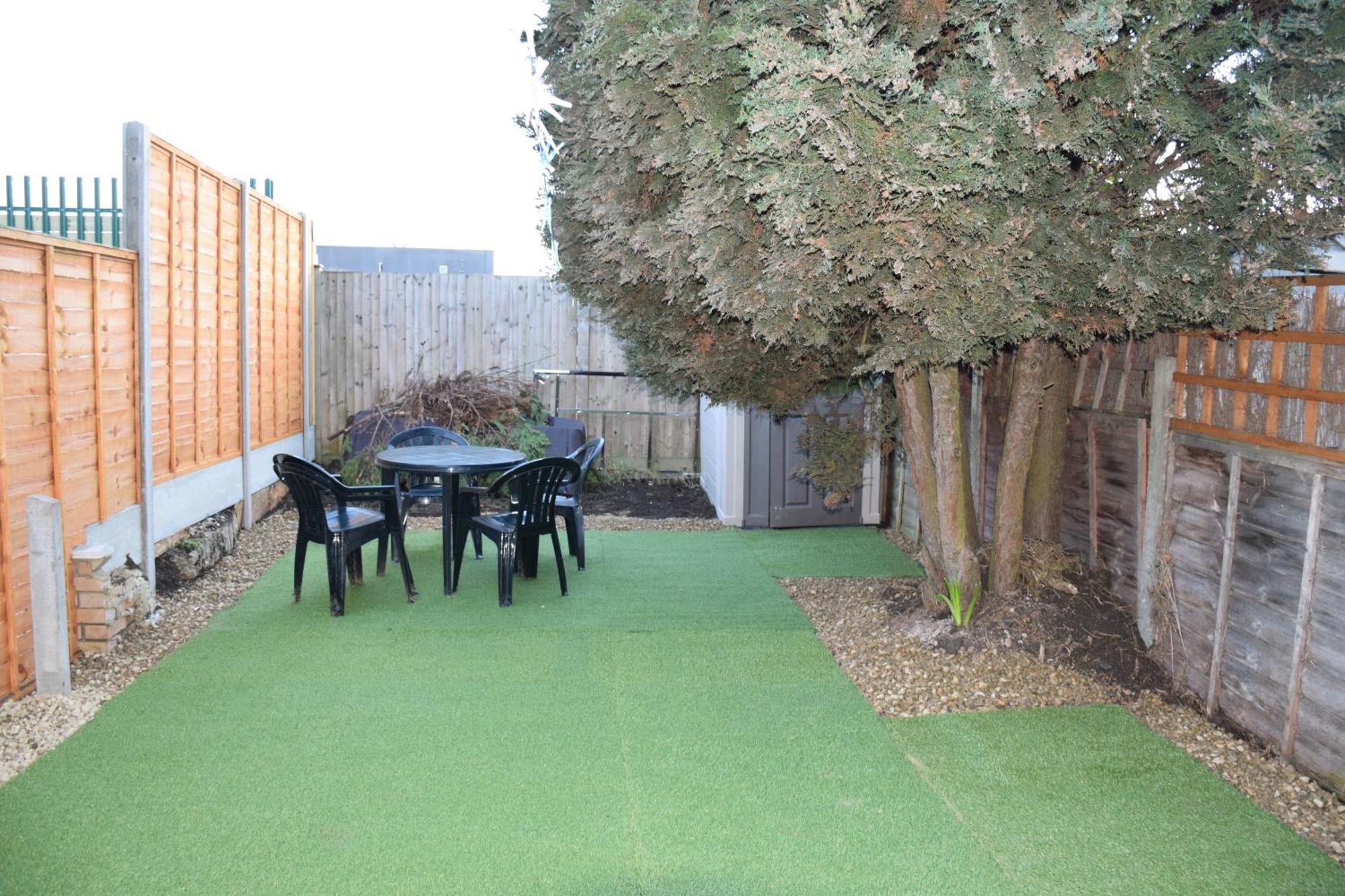 2 Bedroom Apartment, Fortescue Road 런던 외부 사진