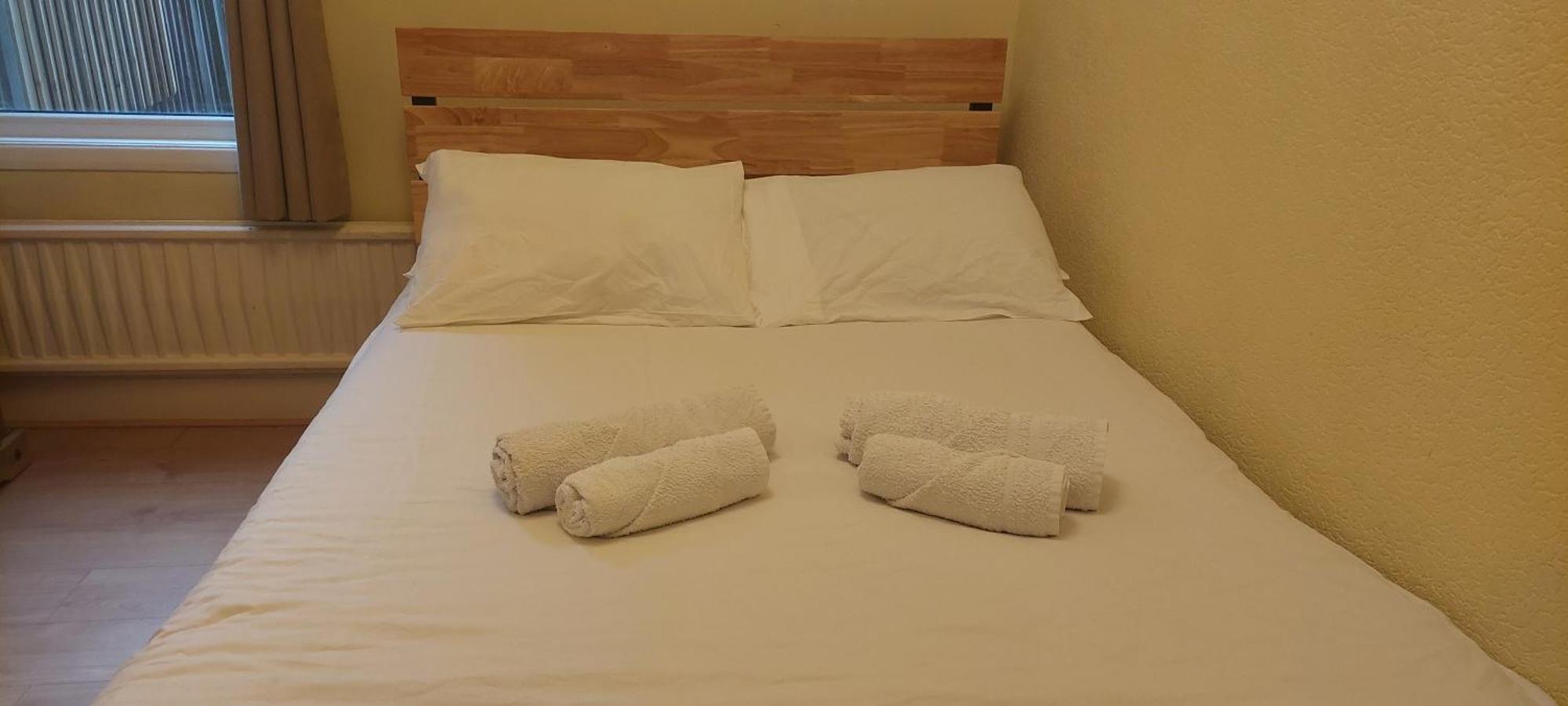2 Bedroom Apartment, Fortescue Road 런던 외부 사진